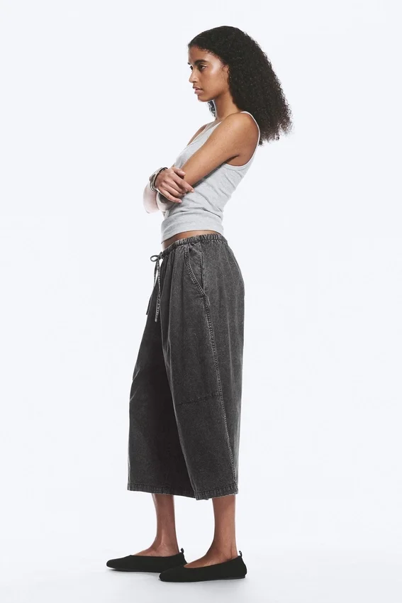 Pantalones cortos holgados de talle bajo – Gris oscuro Pantalones cortos holgados de talle bajo – Gris oscuro
