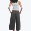 Pantalones cortos holgados de talle bajo – Gris oscuro Pantalones cortos holgados de talle bajo – Gris oscuro