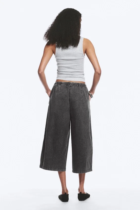 Pantalones cortos holgados de talle bajo – Gris oscuro Pantalones cortos holgados de talle bajo – Gris oscuro