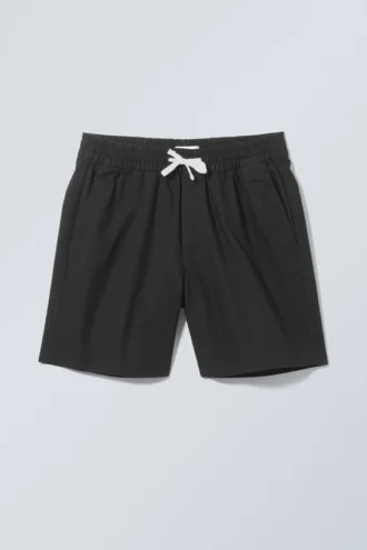 Pantalones cortos Olsen de corte regular – Negro Pantalones cortos Olsen de corte regular – Negro