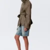 Pantalones cortos oversize con cuello de embudo – Gris polvoriento