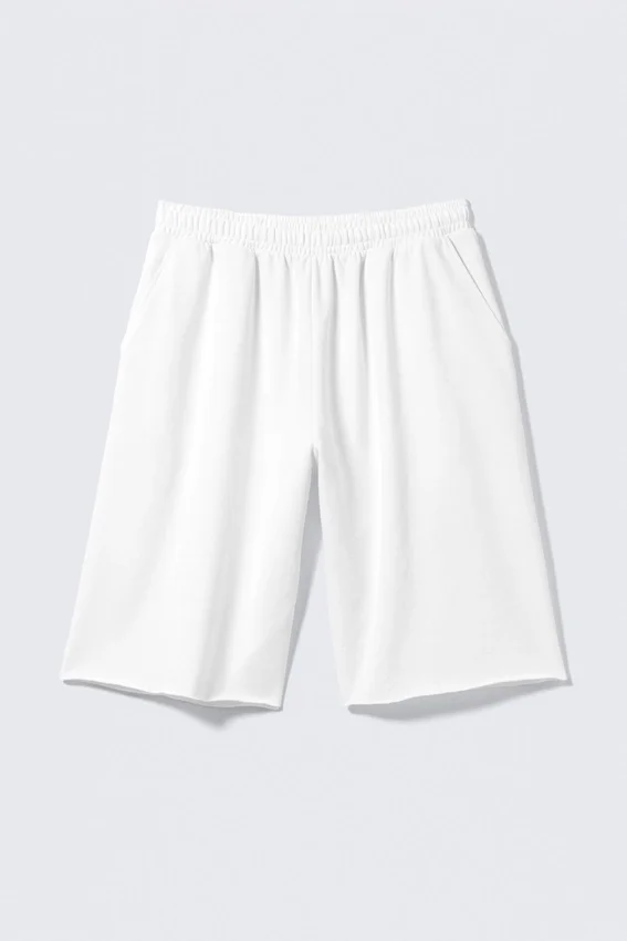 Pantalones cortos oversize de felpa hasta la rodilla – Blanco Pantalones cortos oversize de felpa hasta la rodilla – Blanco
