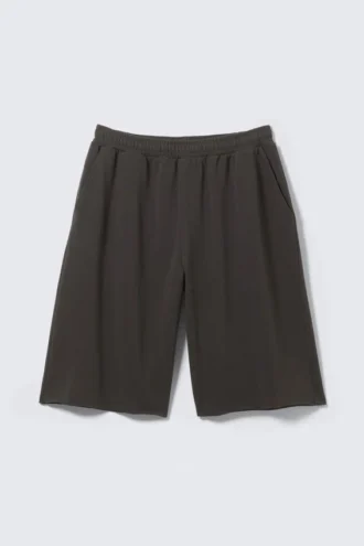 Pantalones cortos oversize de felpa hasta la rodilla – Gris oscuro
