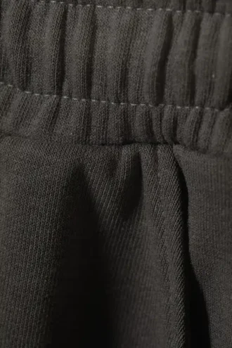 Pantalones cortos oversize de felpa hasta la rodilla – Gris oscuro