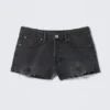 Pantalones cortos vaqueros de talle bajo con bajo sin rematar – Azul ahumado – Azul oscuro Pantalones cortos vaqueros de talle bajo con bajo sin rematar – Azul ahumado – Azul oscuro