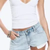 Pantalones cortos vaqueros de talle bajo con flecos Venus – Azul sueño – Azul claro Pantalones cortos vaqueros de talle bajo con flecos Venus – Azul sueño – Azul claro