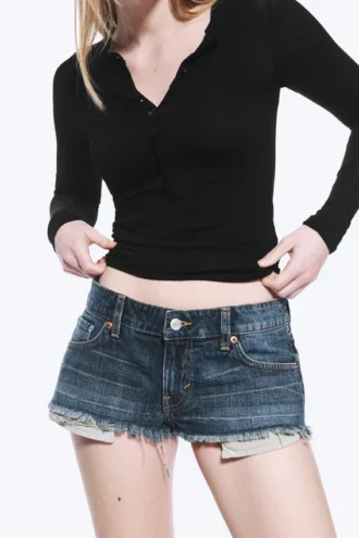 Pantalones cortos vaqueros de talle bajo con flecos Venus – Blue Hymn – Azul medio