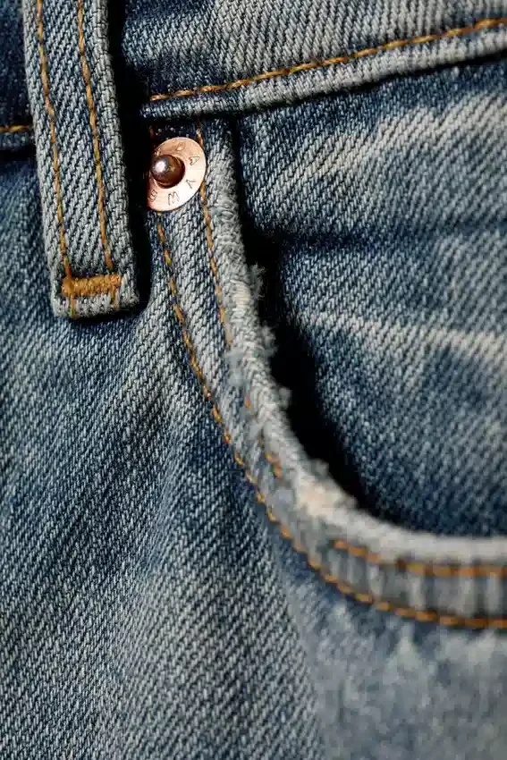 Pantalones cortos vaqueros de talle bajo Monterey – Azul Arizona – Azul medio Pantalones cortos vaqueros de talle bajo Monterey – Azul Arizona – Azul medio