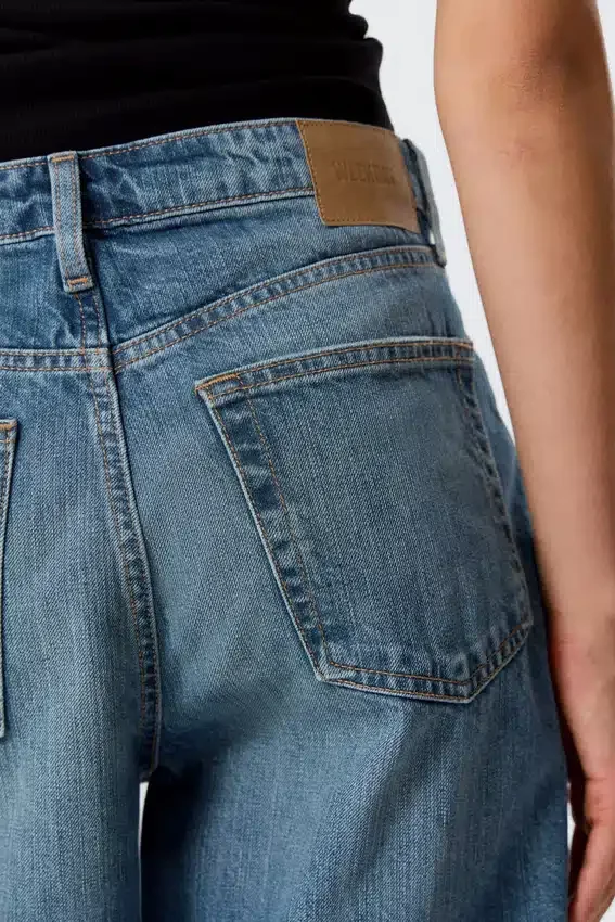 Pantalones cortos vaqueros de talle bajo Monterey – Azul radio – Azul medio Pantalones cortos vaqueros de talle bajo Monterey – Azul radio – Azul medio