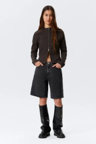Pantalones cortos vaqueros de talle bajo Monterey – Negro ajustado