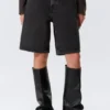 Pantalones cortos vaqueros de talle bajo Monterey – Negro ajustado
