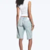 Pantalones cortos vaqueros de talle bajo y largo hasta la rodilla Atom – Azul Dream – Azul claro Pantalones cortos vaqueros de talle bajo y largo hasta la rodilla Atom – Azul Dream – Azul claro