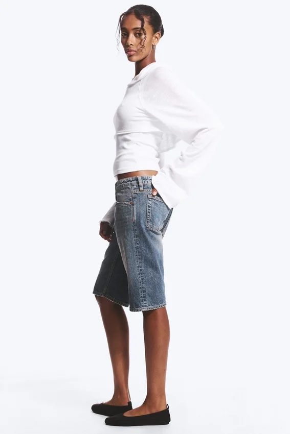 Pantalones cortos vaqueros de talle bajo y largo hasta la rodilla Atom – Azul Redondo – Azul medio Pantalones cortos vaqueros de talle bajo y largo hasta la rodilla Atom – Azul Redondo – Azul medio
