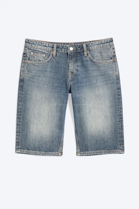 Pantalones cortos vaqueros de talle bajo y largo hasta la rodilla Atom – Azul Redondo – Azul medio Pantalones cortos vaqueros de talle bajo y largo hasta la rodilla Atom – Azul Redondo – Azul medio