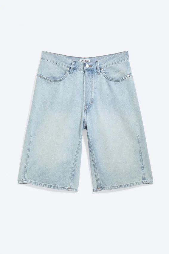 Pantalones cortos vaqueros de talle medio, holgados y con pinzas – Dream Blue – Azul claro Pantalones cortos vaqueros de talle medio, holgados y con pinzas – Dream Blue – Azul claro