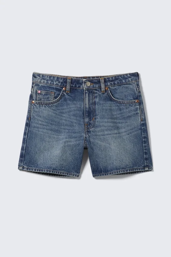 Pantalones cortos vaqueros de talle medio y corte recto Aimo – Azul montaña – Azul medio Pantalones cortos vaqueros de talle medio y corte recto Aimo – Azul montaña – Azul medio