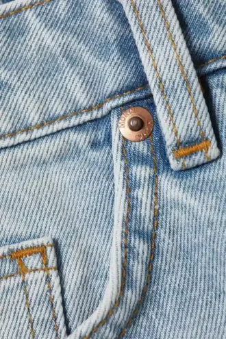 Pantalones cortos vaqueros de talle medio y corte recto Aimo – Azul Venecia – Azul claro