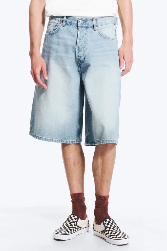 Pantalones cortos vaqueros holgados de talle medio Astro Loose Baggy – Azul Kimberley – Azul claro Pantalones cortos vaqueros holgados de talle medio Astro Loose Baggy – Azul Kimberley – Azul claro