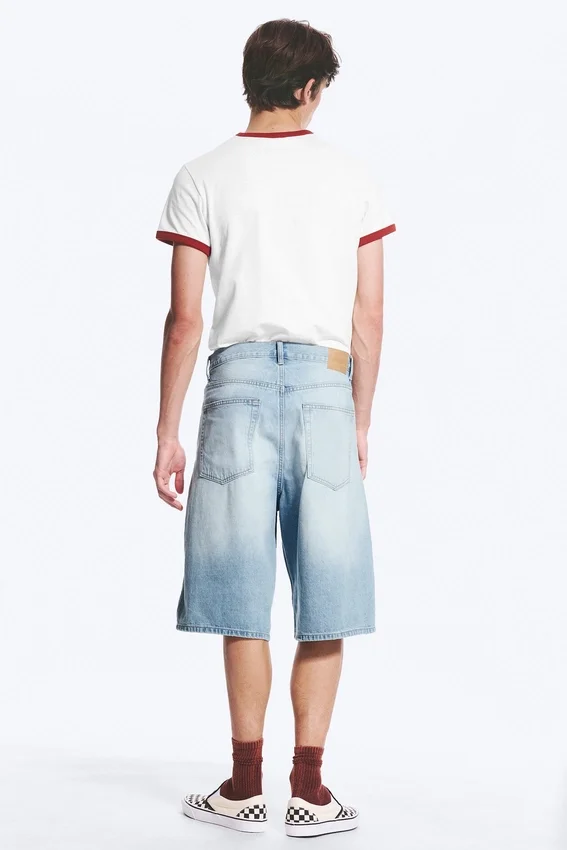 Pantalones cortos vaqueros holgados de talle medio Astro Loose Baggy – Azul Kimberley – Azul claro Pantalones cortos vaqueros holgados de talle medio Astro Loose Baggy – Azul Kimberley – Azul claro