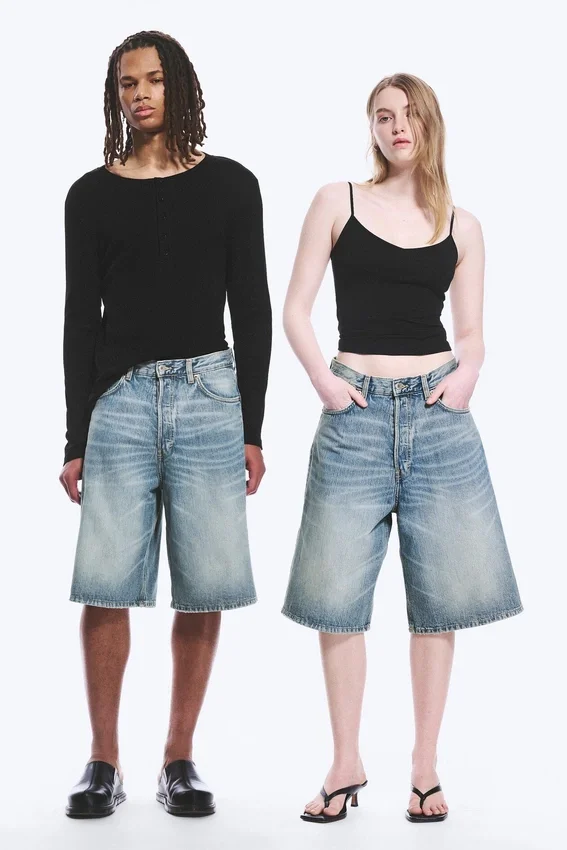 Pantalones cortos vaqueros holgados de talle medio Astro Loose Baggy – Azul Stream – Azul medio Pantalones cortos vaqueros holgados de talle medio Astro Loose Baggy – Azul Stream – Azul medio