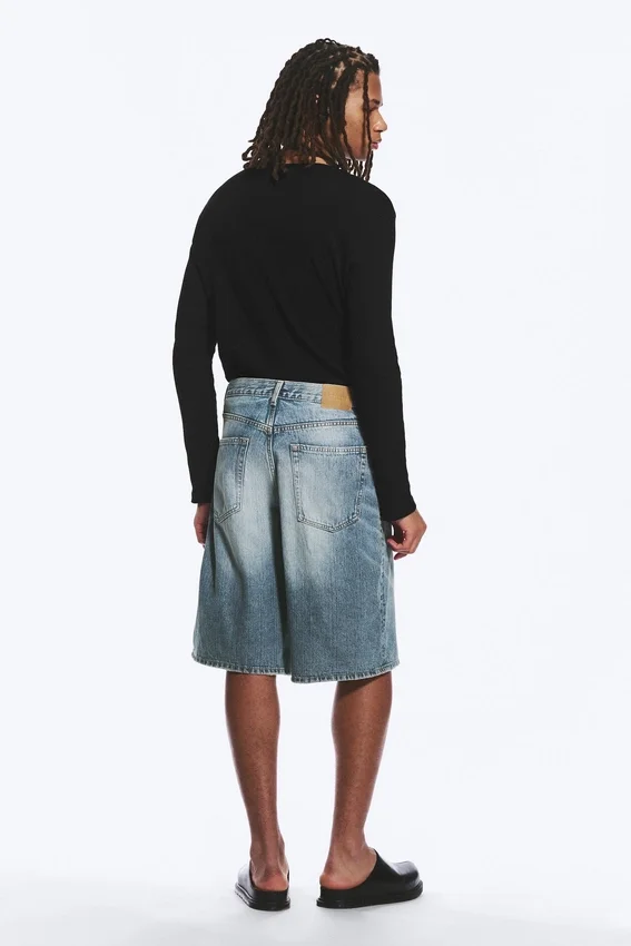 Pantalones cortos vaqueros holgados de talle medio Astro Loose Baggy – Azul Stream – Azul medio Pantalones cortos vaqueros holgados de talle medio Astro Loose Baggy – Azul Stream – Azul medio