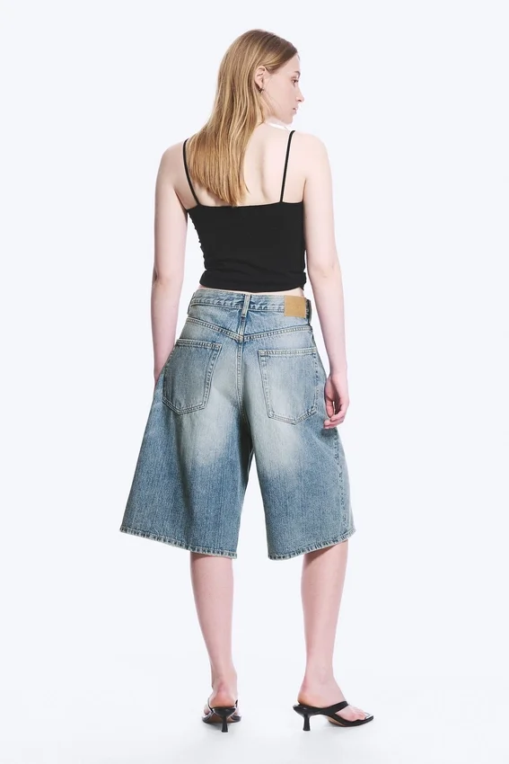 Pantalones cortos vaqueros holgados de talle medio Astro Loose Baggy – Azul Stream – Azul medio Pantalones cortos vaqueros holgados de talle medio Astro Loose Baggy – Azul Stream – Azul medio