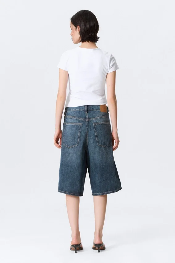 Pantalones cortos vaqueros holgados de talle medio Astro Loose Baggy – Blue Hymn – Azul medio Pantalones cortos vaqueros holgados de talle medio Astro Loose Baggy – Blue Hymn – Azul medio