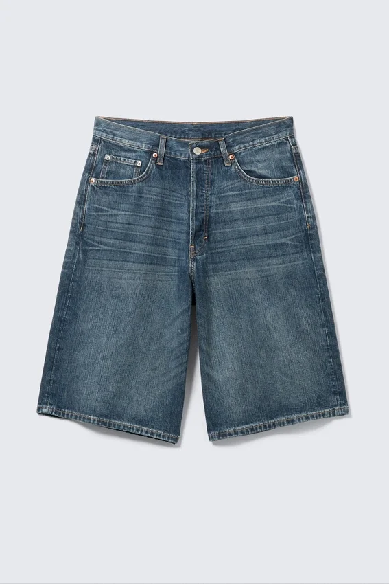 Pantalones cortos vaqueros holgados de talle medio Astro Loose Baggy – Blue Hymn – Azul medio Pantalones cortos vaqueros holgados de talle medio Astro Loose Baggy – Blue Hymn – Azul medio