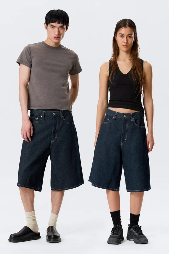 Pantalones cortos vaqueros holgados de talle medio Astro Loose Baggy – Blue Rinse – Azul oscuro Pantalones cortos vaqueros holgados de talle medio Astro Loose Baggy – Blue Rinse – Azul oscuro