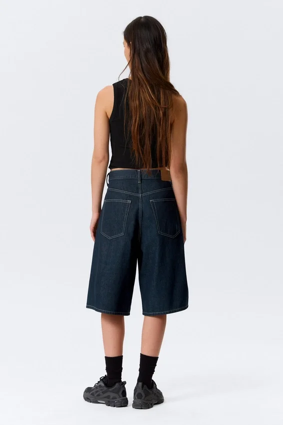 Pantalones cortos vaqueros holgados de talle medio Astro Loose Baggy – Blue Rinse – Azul oscuro Pantalones cortos vaqueros holgados de talle medio Astro Loose Baggy – Blue Rinse – Azul oscuro