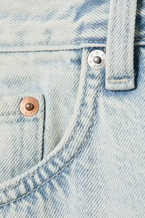Pantalones cortos vaqueros holgados de talle medio Astro Loose Baggy – Citizen Blue – Azul claro Pantalones cortos vaqueros holgados de talle medio Astro Loose Baggy – Citizen Blue – Azul claro