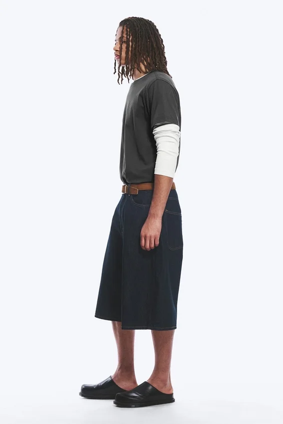 Pantalones cortos vaqueros holgados de tiro medio Void – Blue Rinse – Azul oscuro Pantalones cortos vaqueros holgados de tiro medio Void – Blue Rinse – Azul oscuro