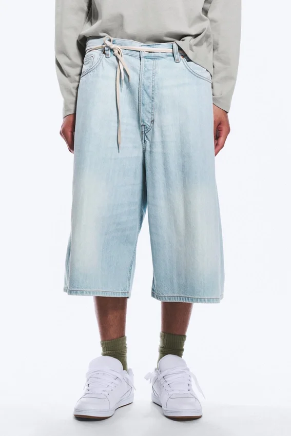 Pantalones cortos vaqueros largos holgados de talle medio Void – Azul fantasma – Azul claro Pantalones cortos vaqueros largos holgados de talle medio Void – Azul fantasma – Azul claro