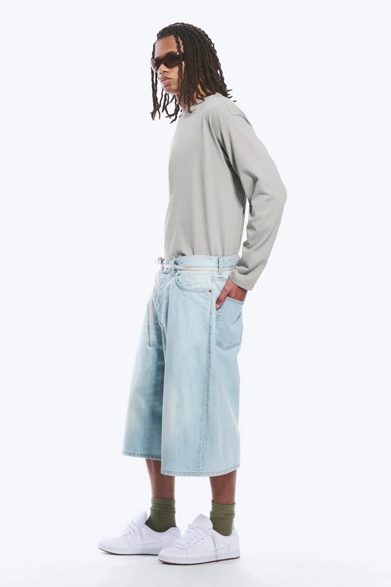 Pantalones cortos vaqueros largos holgados de talle medio Void – Azul fantasma – Azul claro Pantalones cortos vaqueros largos holgados de talle medio Void – Azul fantasma – Azul claro