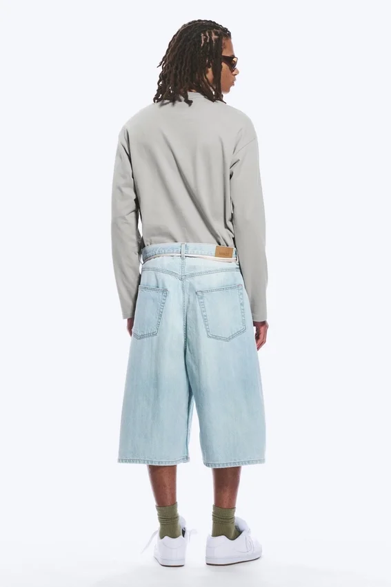 Pantalones cortos vaqueros largos holgados de talle medio Void – Azul fantasma – Azul claro Pantalones cortos vaqueros largos holgados de talle medio Void – Azul fantasma – Azul claro