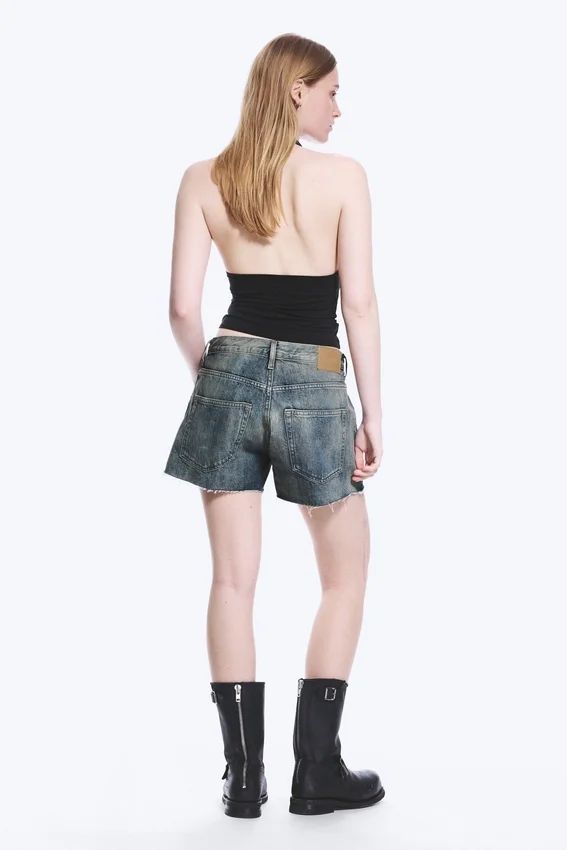 Pantalones cortos vaqueros mini de talle bajo con efecto desgastado Duchess – Azul Báltico – Azul oscuro Pantalones cortos vaqueros mini de talle bajo con efecto desgastado Duchess – Azul Báltico – Azul oscuro