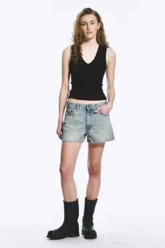 Pantalones cortos vaqueros mini de talle bajo con efecto desgastado Duchess – Azul puerto – Azul claro