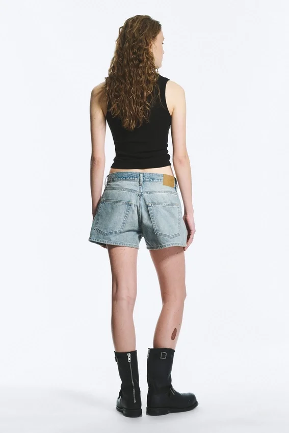 Pantalones cortos vaqueros mini de talle bajo con efecto desgastado Duchess – Azul puerto – Azul claro Pantalones cortos vaqueros mini de talle bajo con efecto desgastado Duchess – Azul puerto – Azul claro