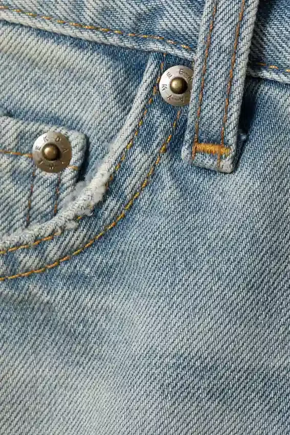 Pantalones cortos vaqueros mini de talle bajo con efecto desgastado Duchess – Azul puerto – Azul claro Pantalones cortos vaqueros mini de talle bajo con efecto desgastado Duchess – Azul puerto – Azul claro
