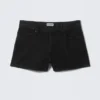Pantalones cortos vaqueros mini de talle bajo con efecto desgastado Duchess – Lavado negro – Negro Pantalones cortos vaqueros mini de talle bajo con efecto desgastado Duchess – Lavado negro – Negro