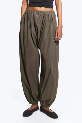 Pantalones de algodón de corte globo – Gris topo oscuro