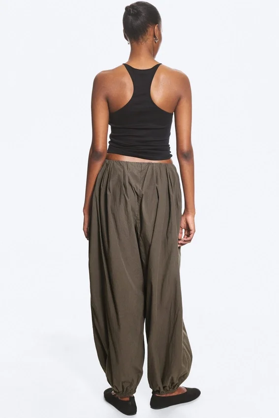 Pantalones de algodón de corte globo – Gris topo oscuro Pantalones de algodón de corte globo – Gris topo oscuro