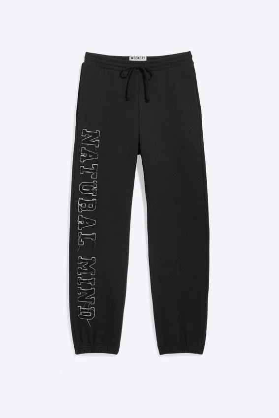 Pantalones de chándal bordados Mechatok – Negro Pantalones de chándal bordados Mechatok – Negro