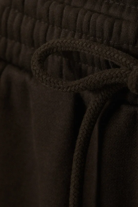 Pantalones de chándal clásicos – Marrón oscuro Pantalones de chándal clásicos – Marrón oscuro