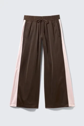 Pantalones de chándal de corte ancho y holgado – Marrón oscuro – Rayas rosas