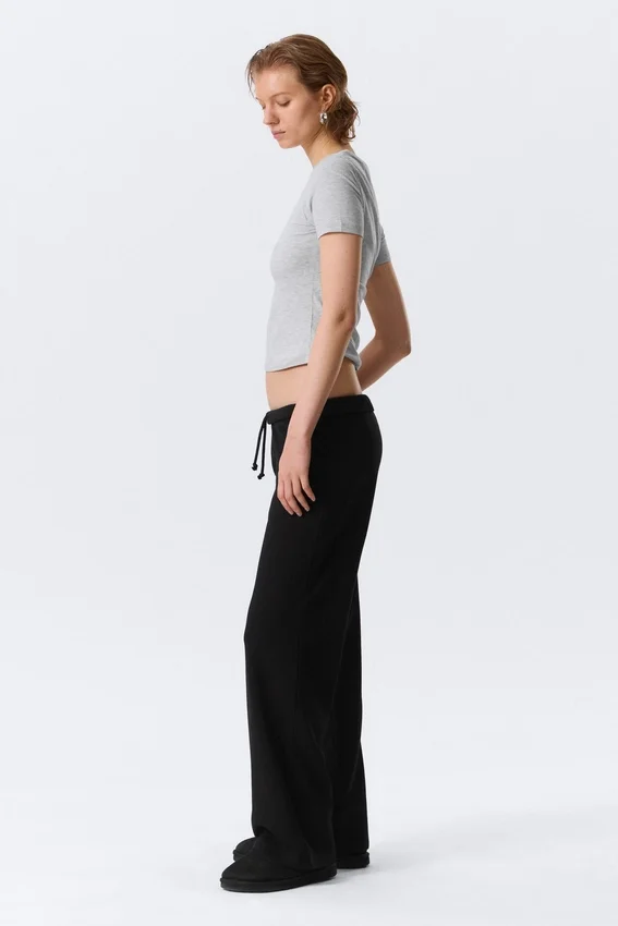 Pantalones de chándal de felpa de talle bajo – Negro Pantalones de chándal de felpa de talle bajo – Negro