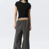 Pantalones de chándal de talle bajo, holgados y de pierna ancha – Gris oscuro Pantalones de chándal de talle bajo, holgados y de pierna ancha – Gris oscuro
