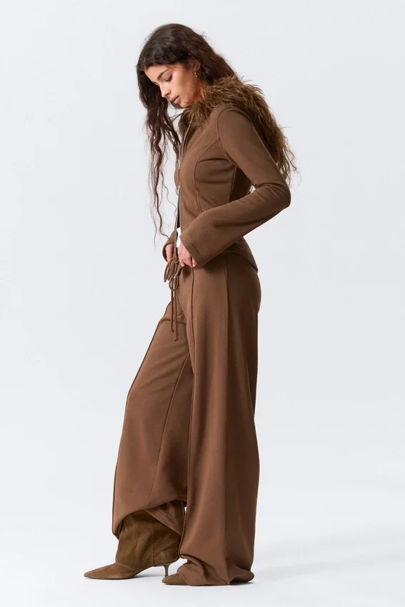 Pantalones de chándal de talle bajo, holgados y de pierna ancha – Marrón Pantalones de chándal de talle bajo, holgados y de pierna ancha – Marrón