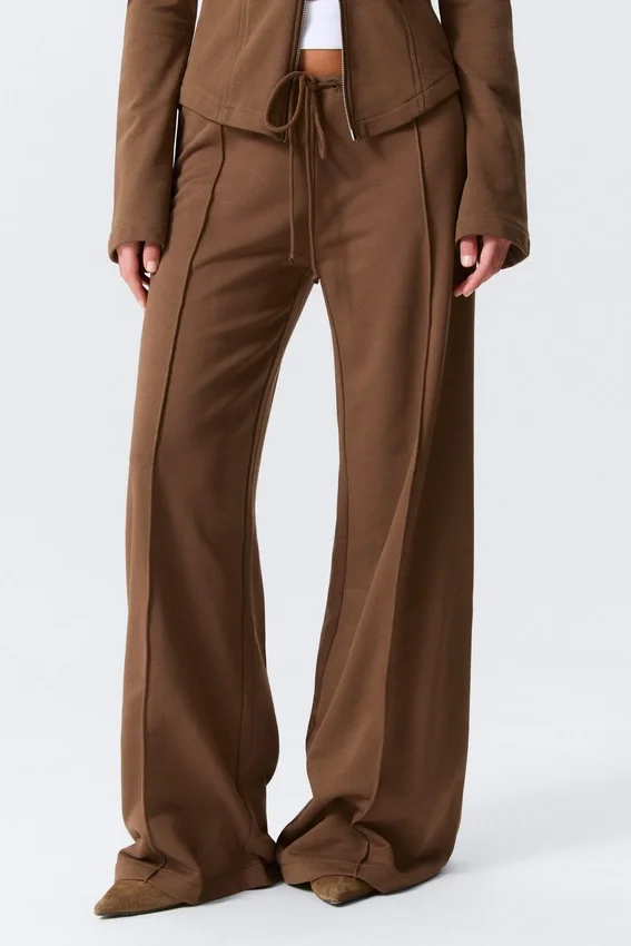 Pantalones de chándal de talle bajo, holgados y de pierna ancha – Marrón Pantalones de chándal de talle bajo, holgados y de pierna ancha – Marrón