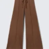 Pantalones de chándal de talle bajo, holgados y de pierna ancha – Marrón Pantalones de chándal de talle bajo, holgados y de pierna ancha – Marrón